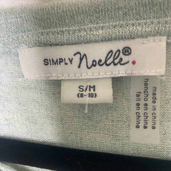 Simply Noelle Womens S/M Light Green Knotted Long Sleeve Top W/Pearl Buttons - Picture 2 of 7